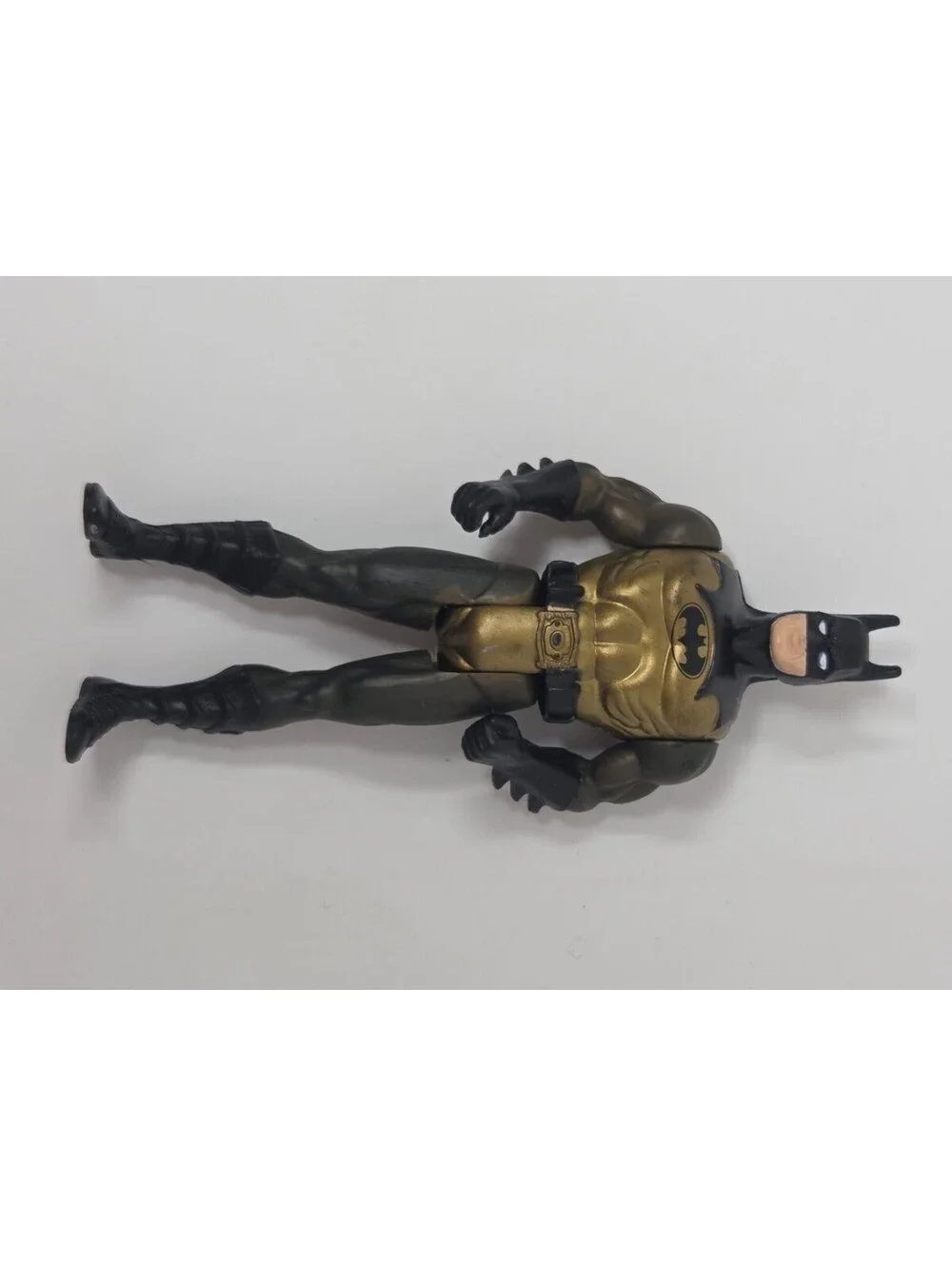 Kenner 1990 DC Comics Batman Action Figure Gold And Black Suit With Utility Belt